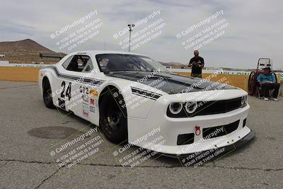 media/Jun-01-2025-CalClub SCCA (Sun) [[eae223c5dd]]/Around pit/